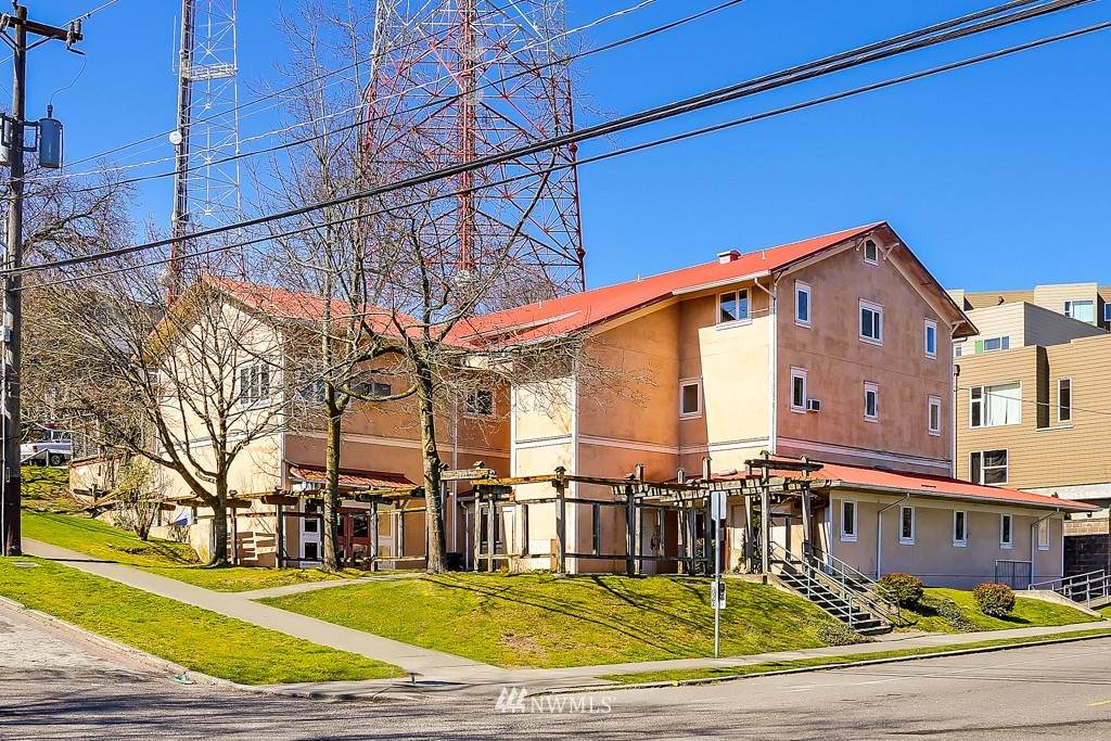1601 19th Avenue - Photo 1