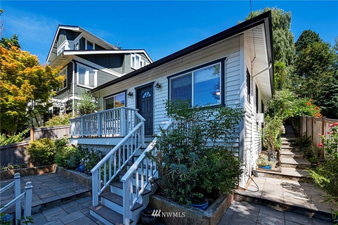 920 Davis Place - Photo 1