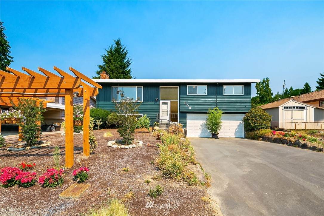 806 125th Street - Photo 1