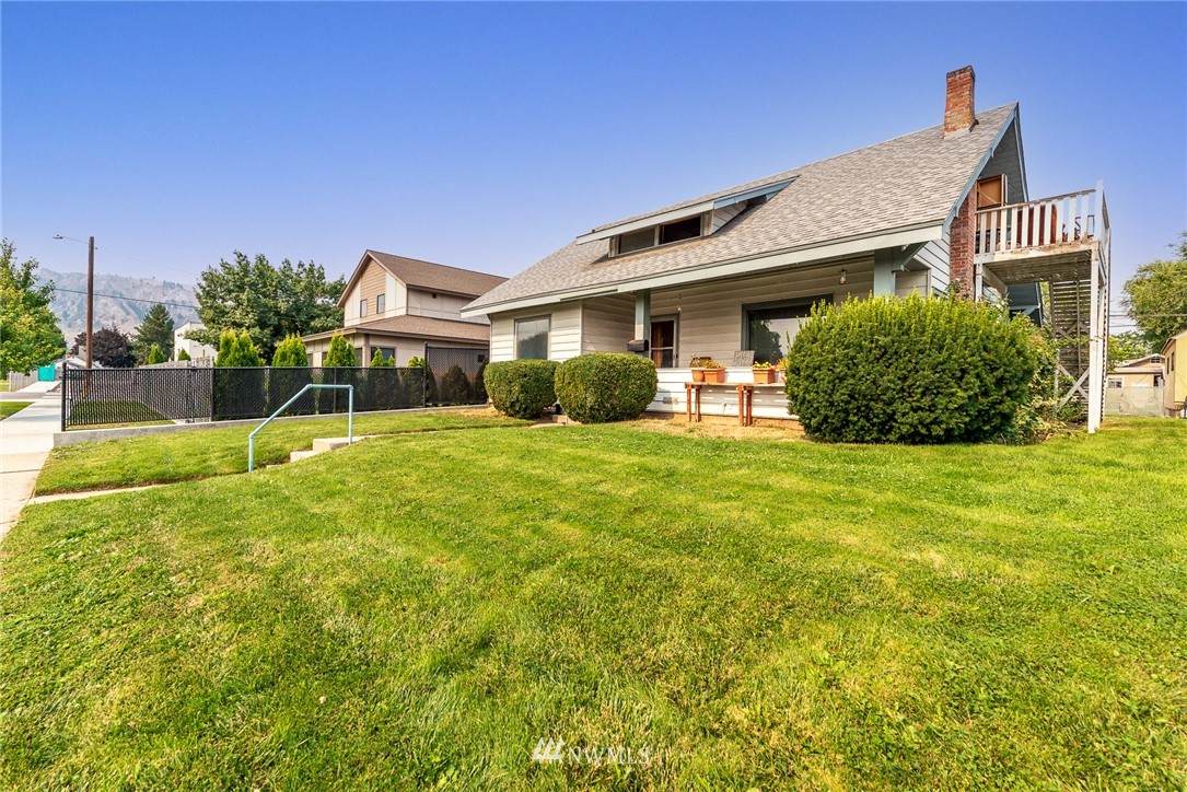 628 Douglas Street - Photo 1