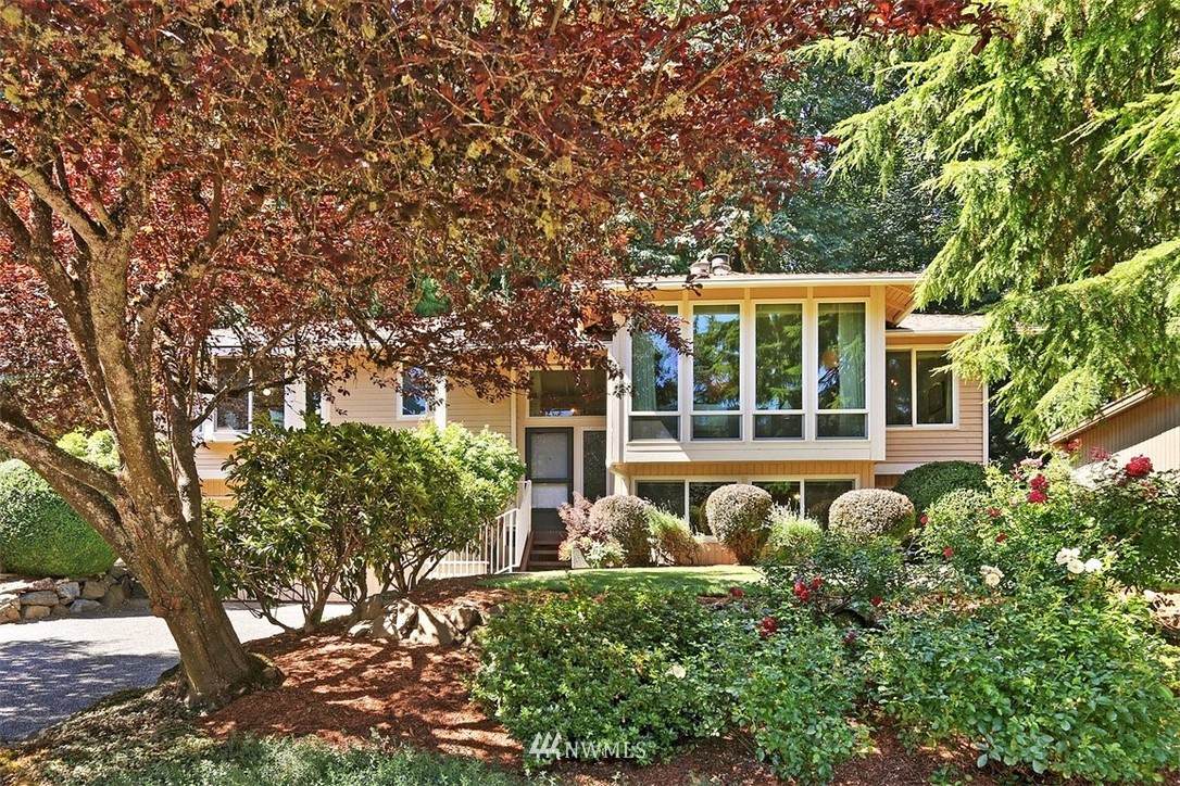 4723 158th Avenue - Photo 1