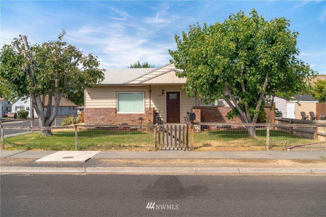 1185 Sunset Street - Photo 1