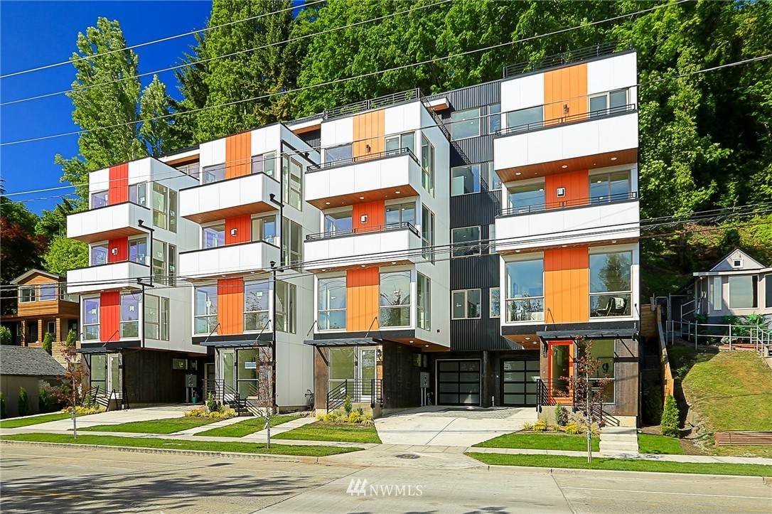 2167 Harbor Avenue - Photo 1