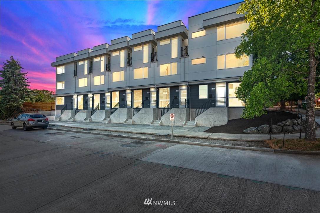 1109 21st Avenue - Photo 1