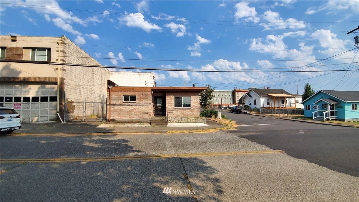 300 1st Avenue - Photo 1
