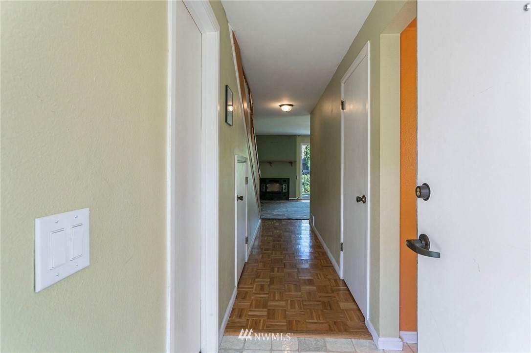 18526 52nd Avenue - Photo 1
