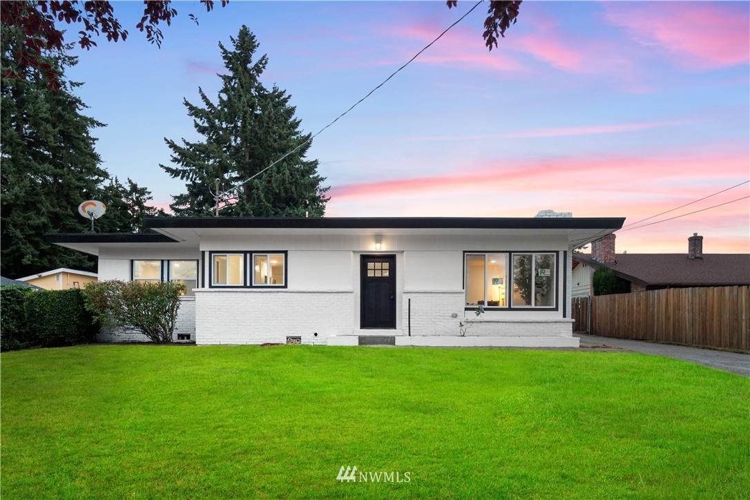 423 143rd Street - Photo 1