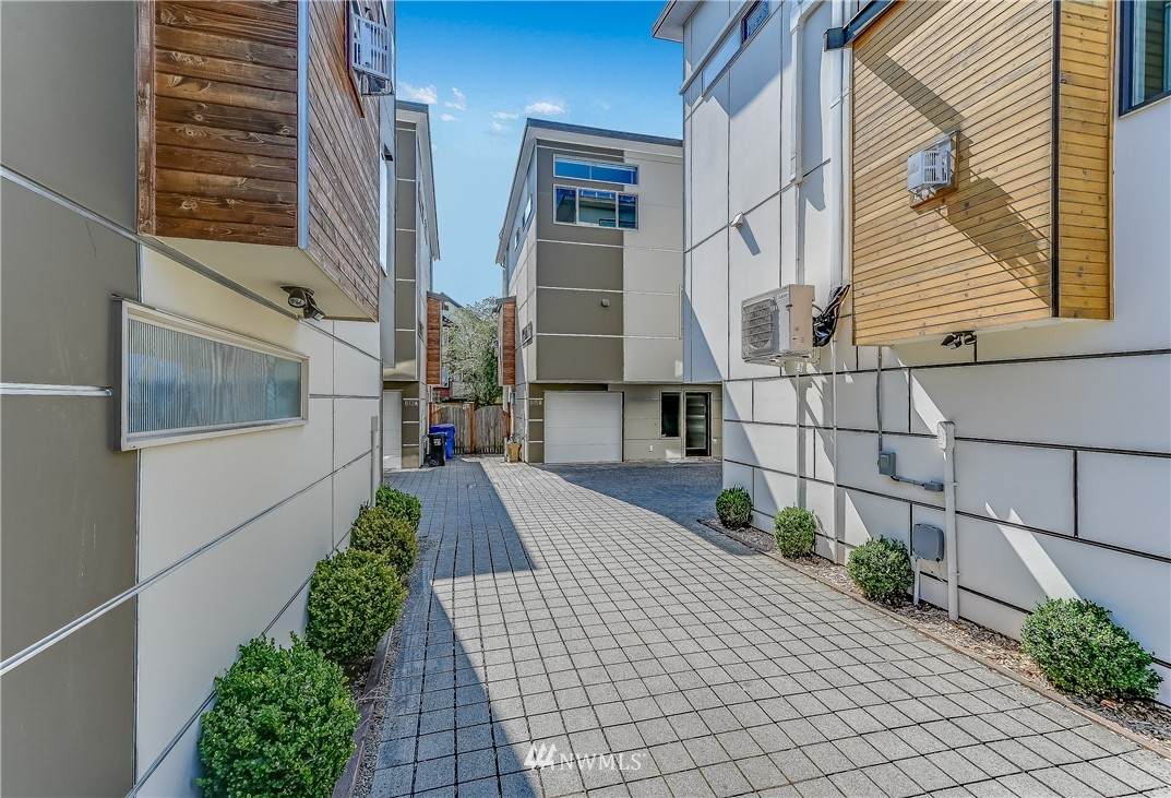 815 53rd Street - Photo 1