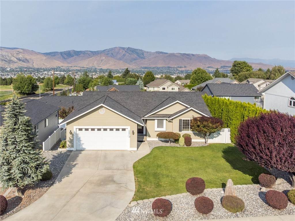 1007 Harrison Court - Photo 1
