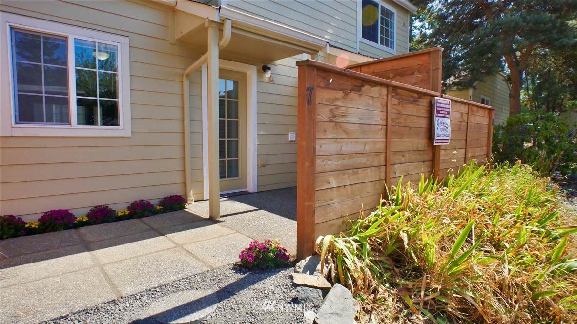 1249 Puget Street - Photo 1