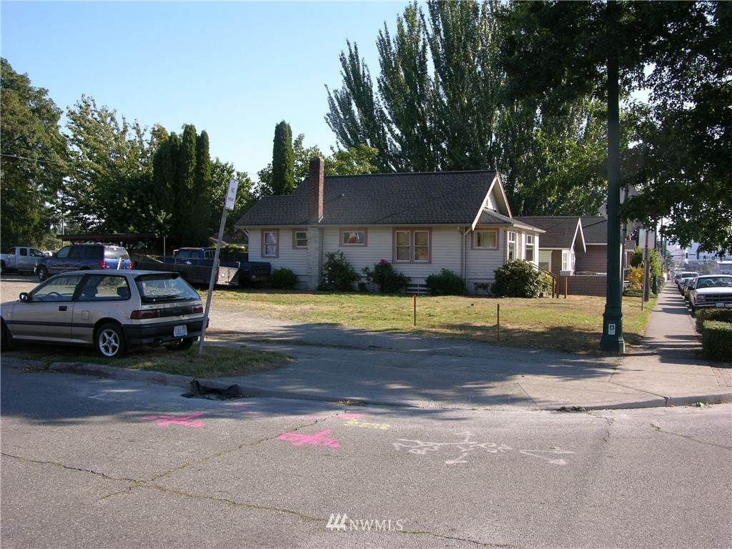 306 Chester Avenue - Photo 1