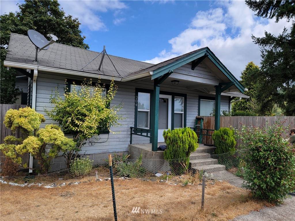 204 4th Street - Photo 1