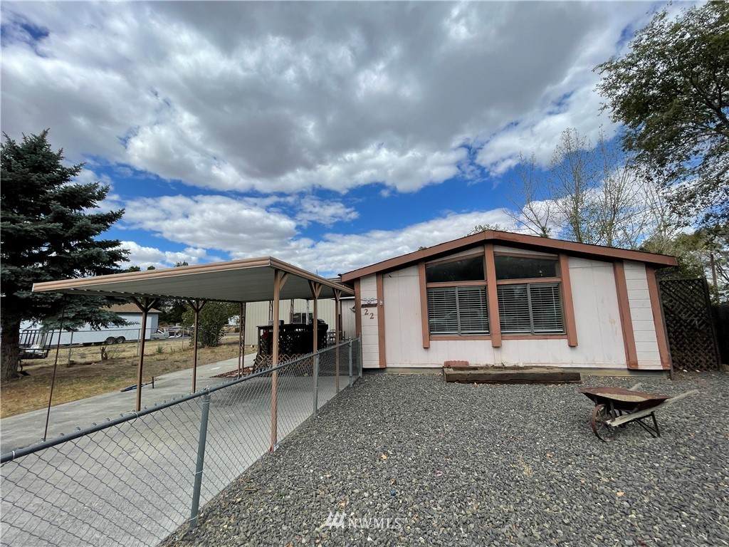 22 6th Avenue - Photo 1