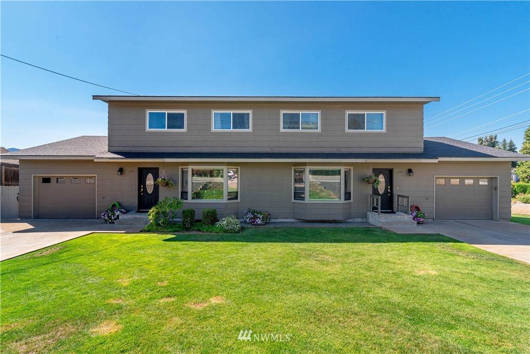 1496 Eastmont Avenue - Photo 1