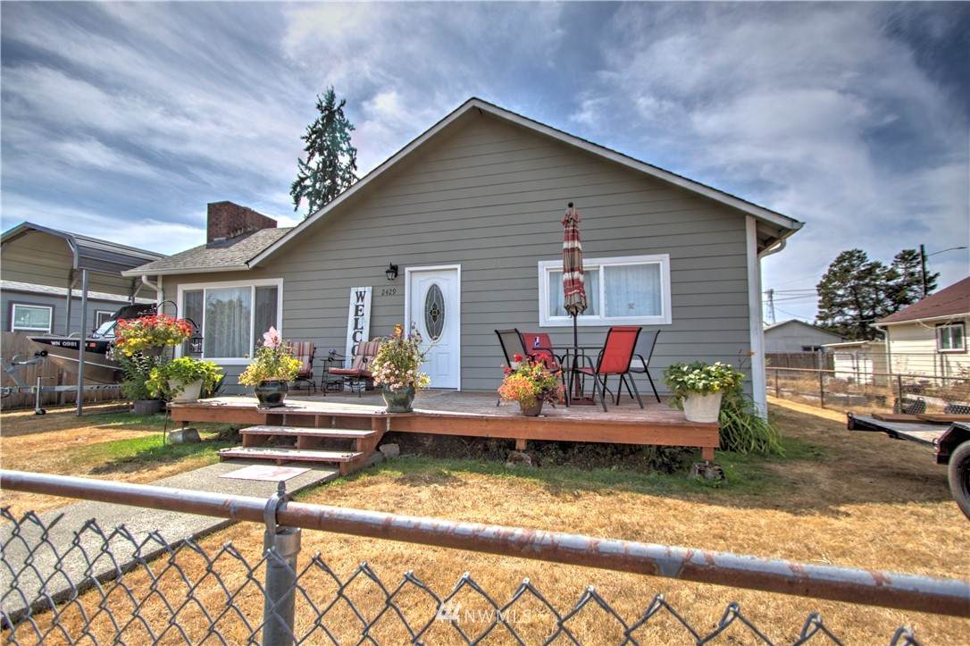 2429 Laurel Street - Photo 1