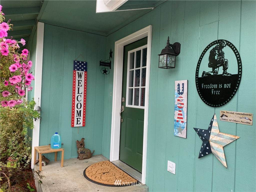 325 Mommsen Street - Photo 1