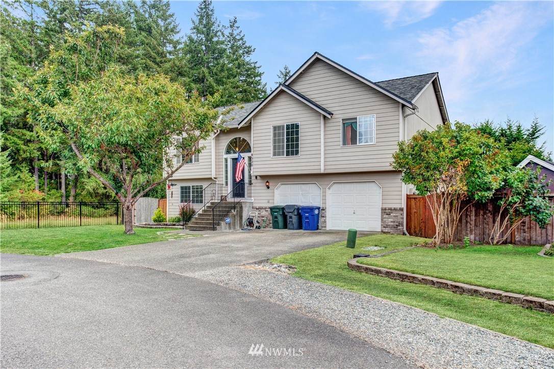 8320 185th Street Ct - Photo 1