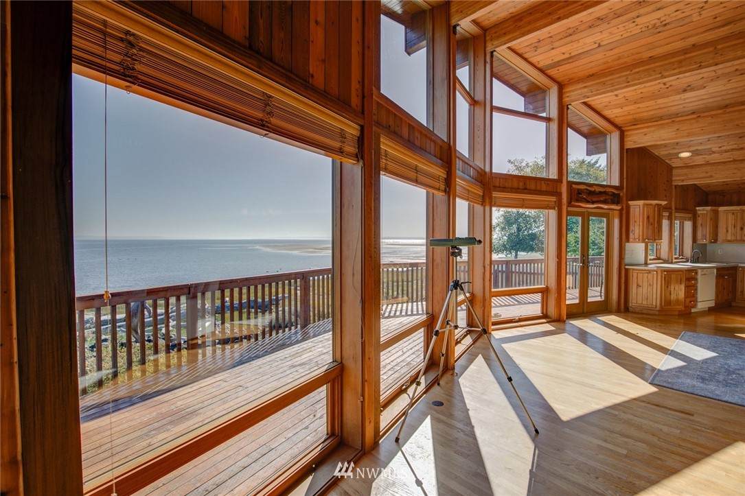 650 Chinook Avenue - Photo 1