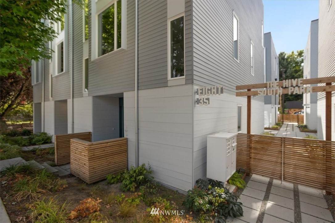 835 Cloverdale - Photo 1