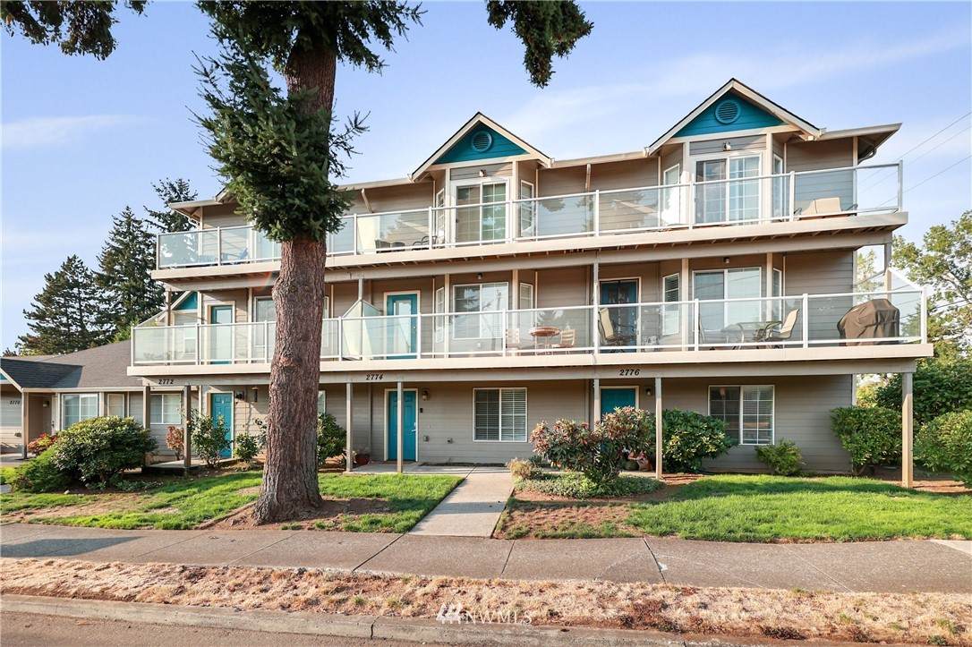 2774 Mcloughlin Boulevard - Photo 1