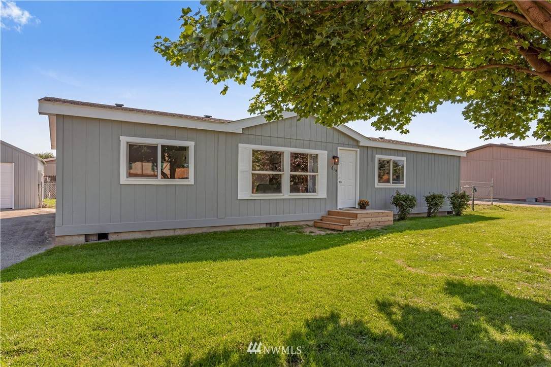 615 Nelson Place - Photo 1