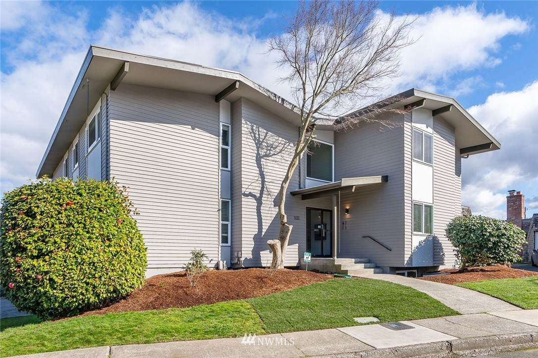 533 Elm Way - Photo 1