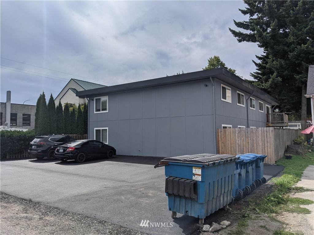 511 Ave D - Photo 1