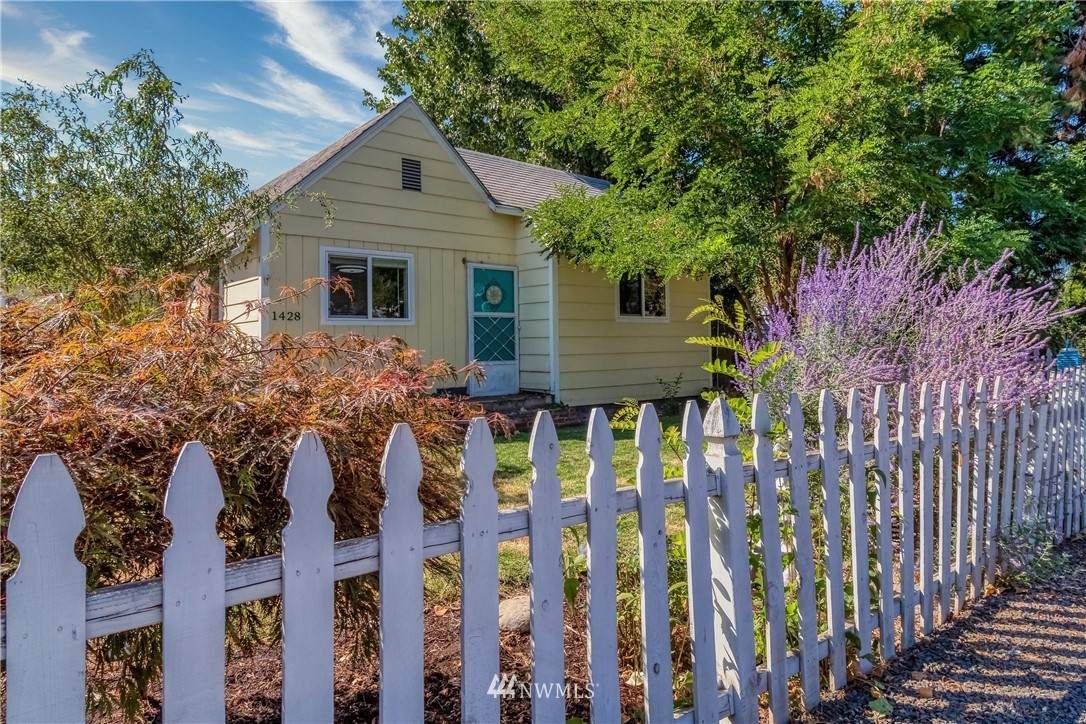 1428 Garfield Street - Photo 1