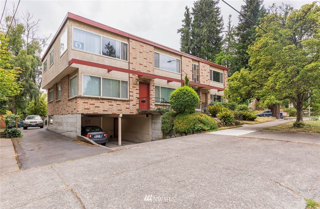1003 50th Street - Photo 1