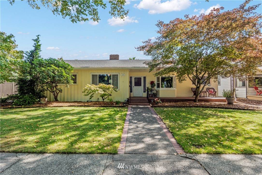 1016 Kessler Boulevard - Photo 1
