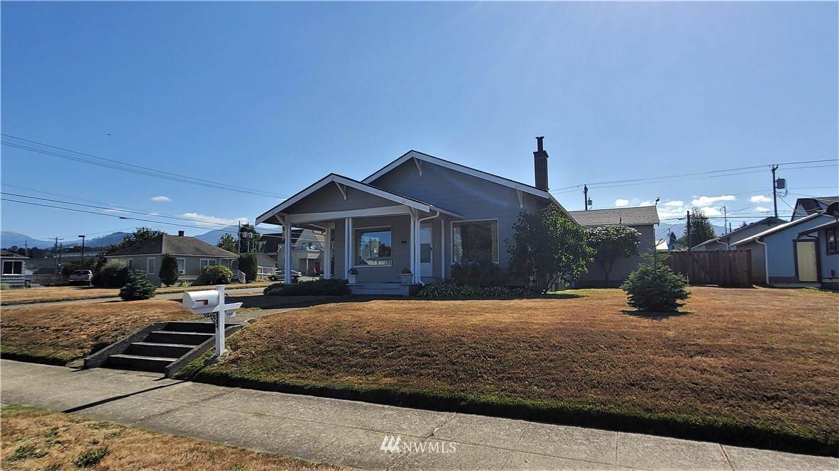 204 7th Street - Photo 1