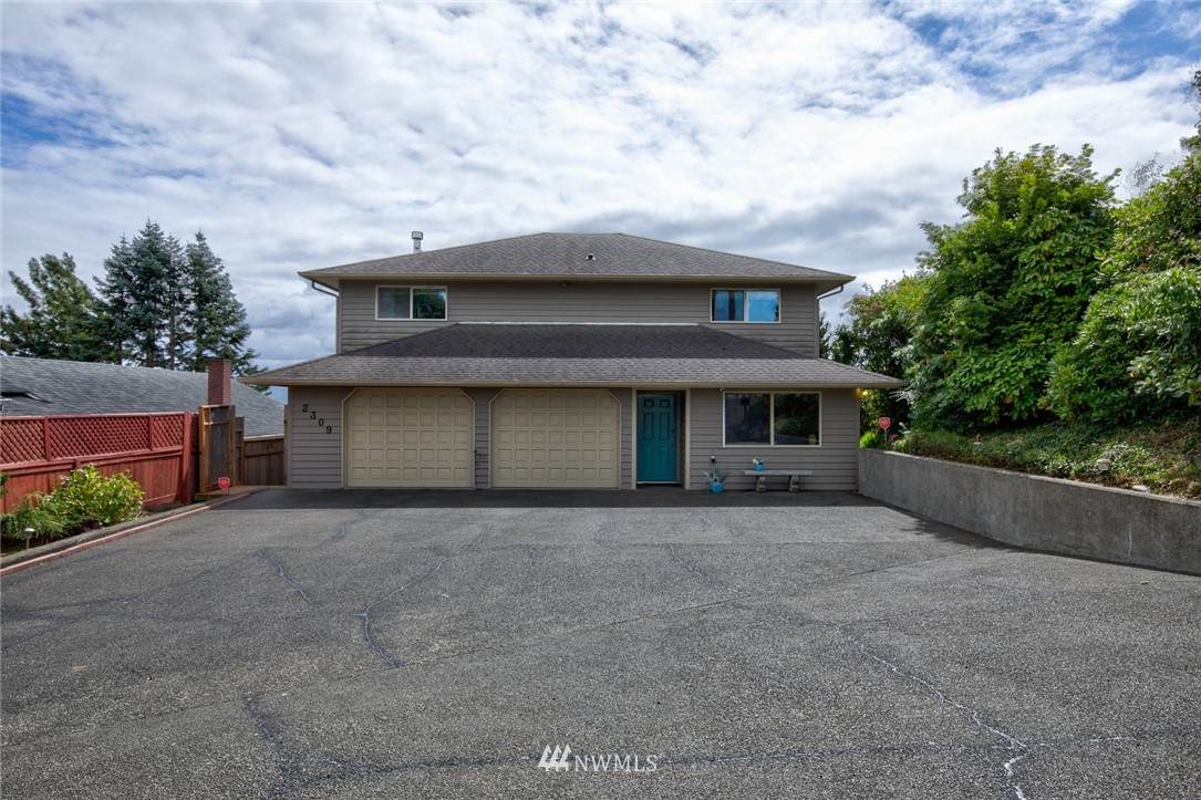 2309 6th Street - Photo 1