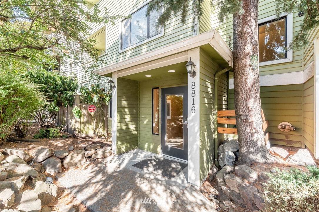 8816 Nesbit Avenue - Photo 1