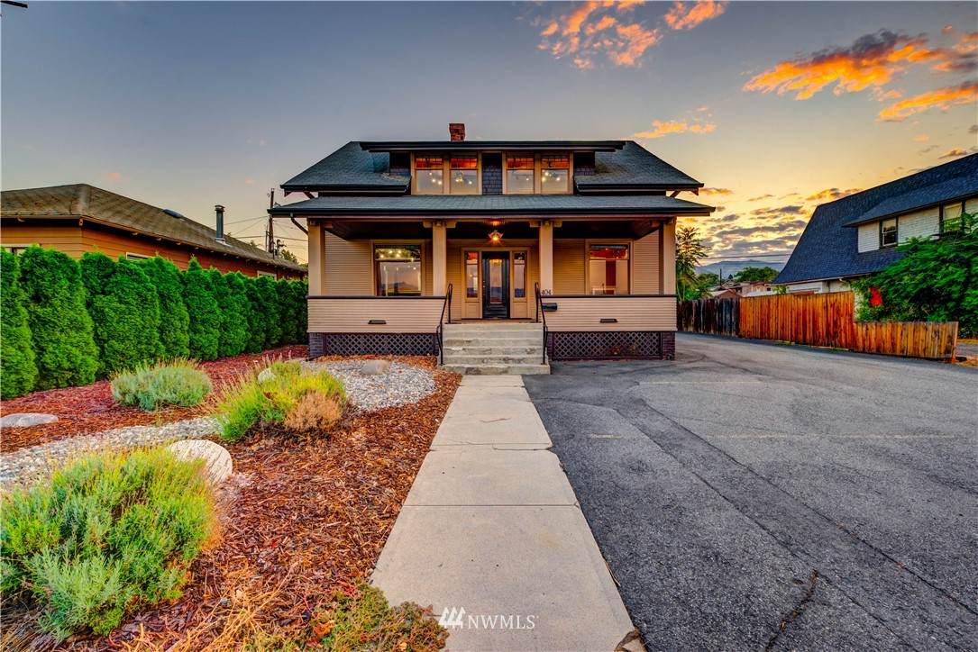 404 Chelan Avenue - Photo 1
