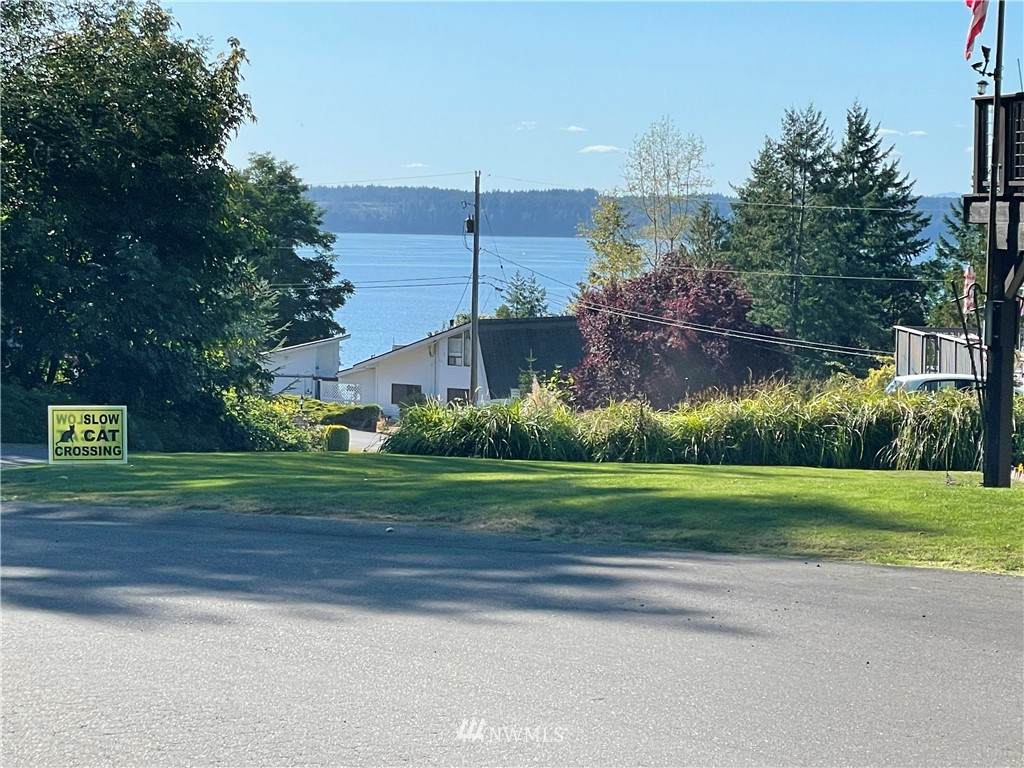8116 176th Avenue - Photo 1