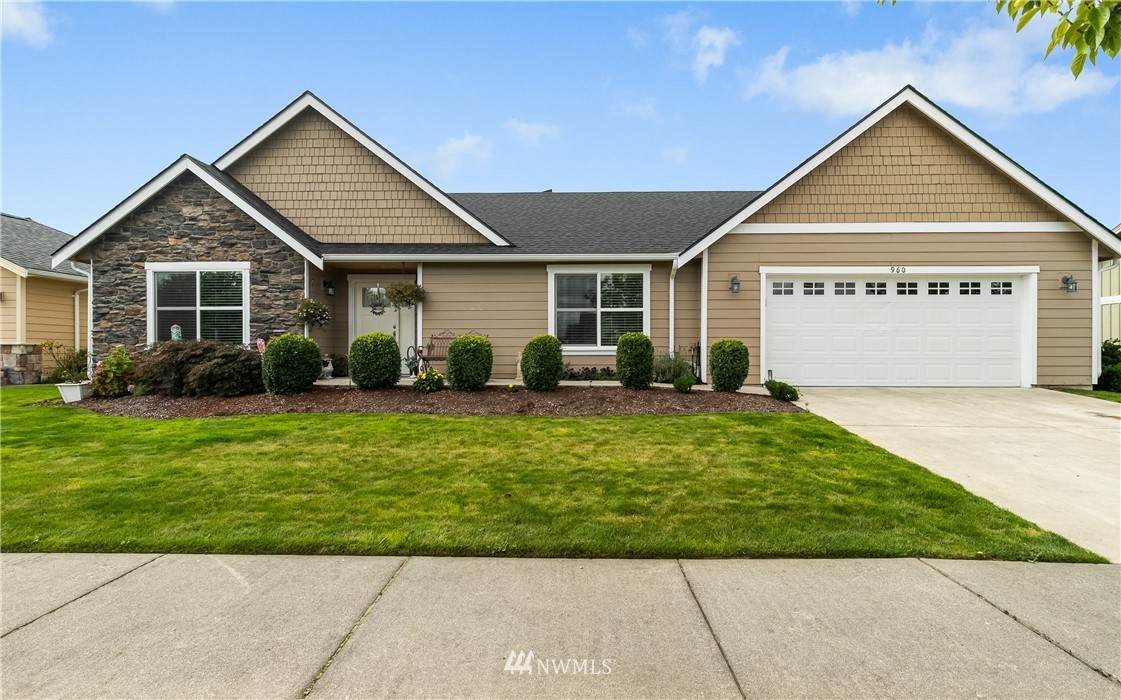960 Hemlock Loop - Photo 1