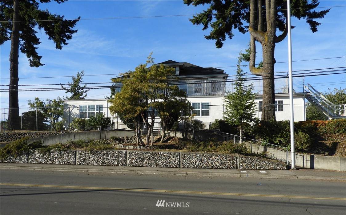 515 64th Street - Photo 1