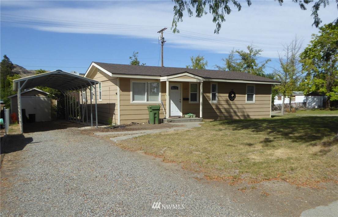 1028 Camas Street - Photo 1