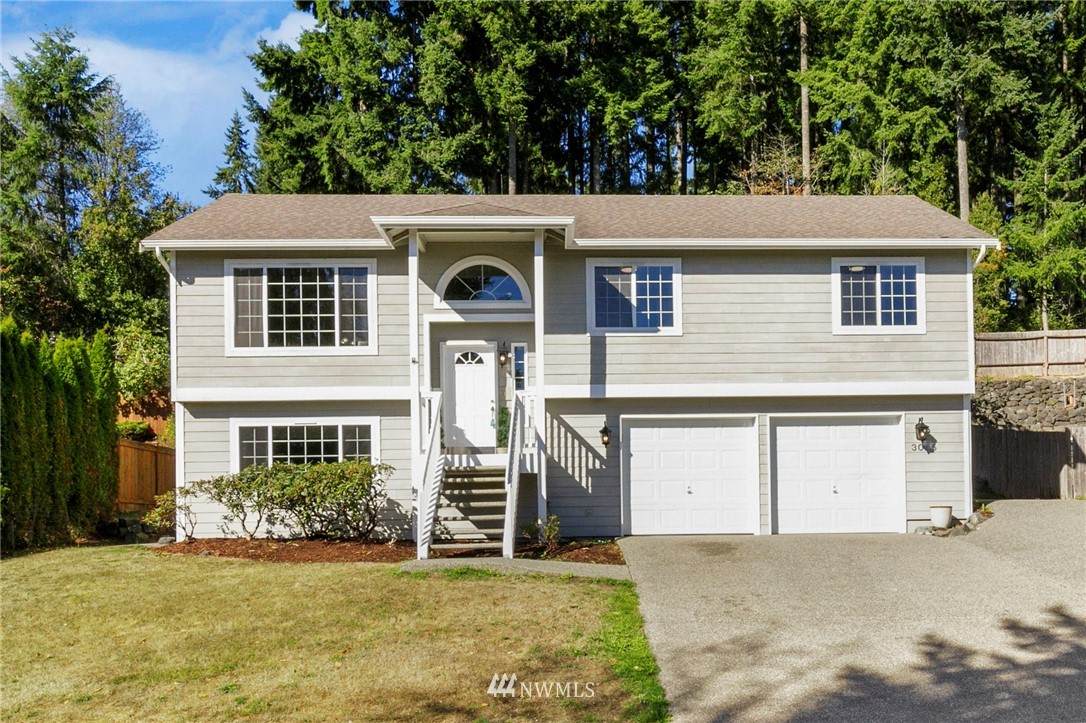 3045 Grovewood Street - Photo 1
