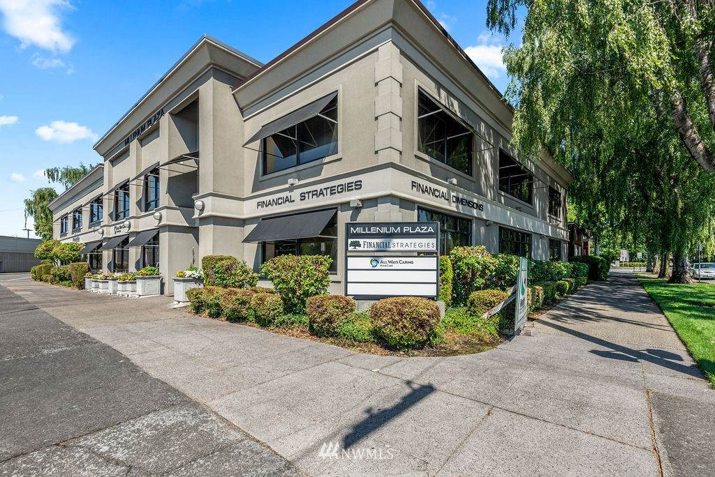 1516 Hudson Street - Photo 1