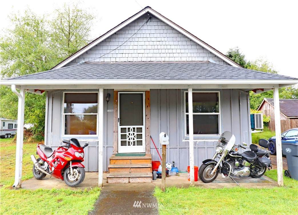 707 West Boulevard - Photo 1