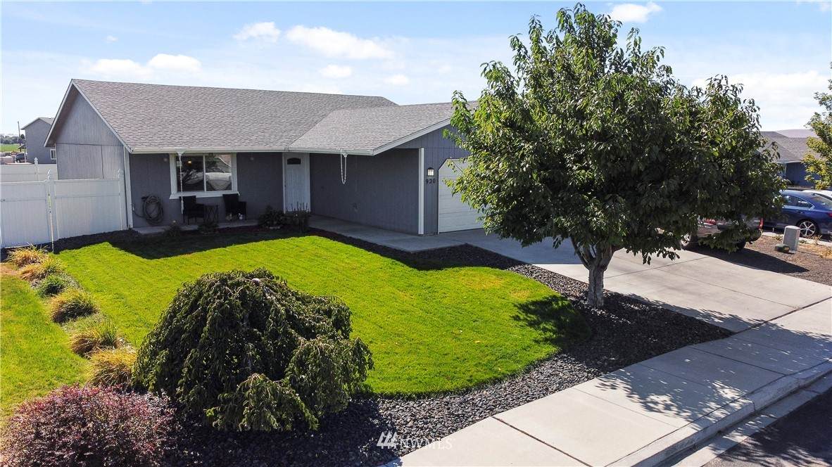 920 Gemstone Street - Photo 1