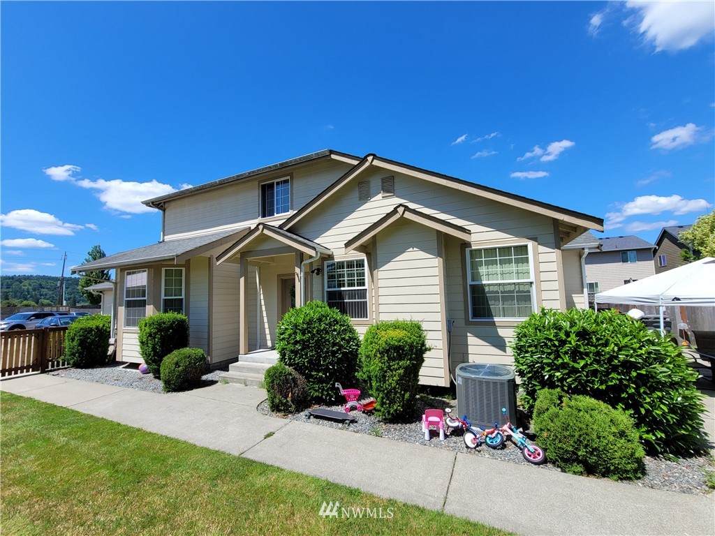 1209 Orting Kapowsin Highway - Photo 1