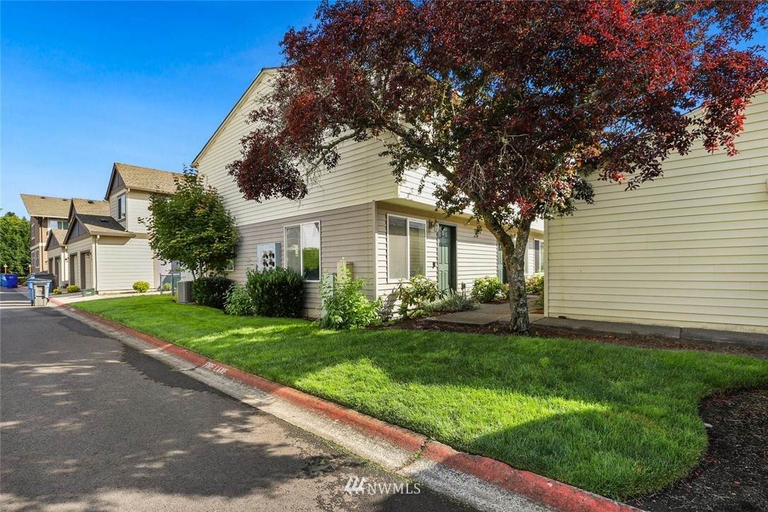 4000 109TH AVE - Photo 1