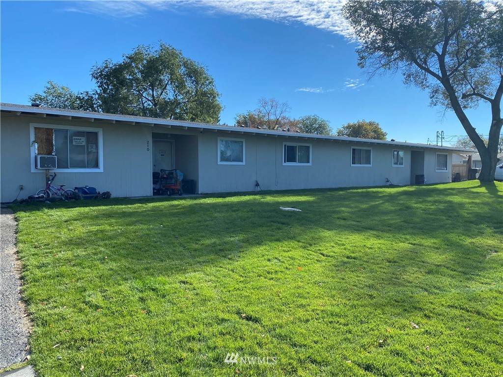 210 212 Carswell Drive - Photo 1