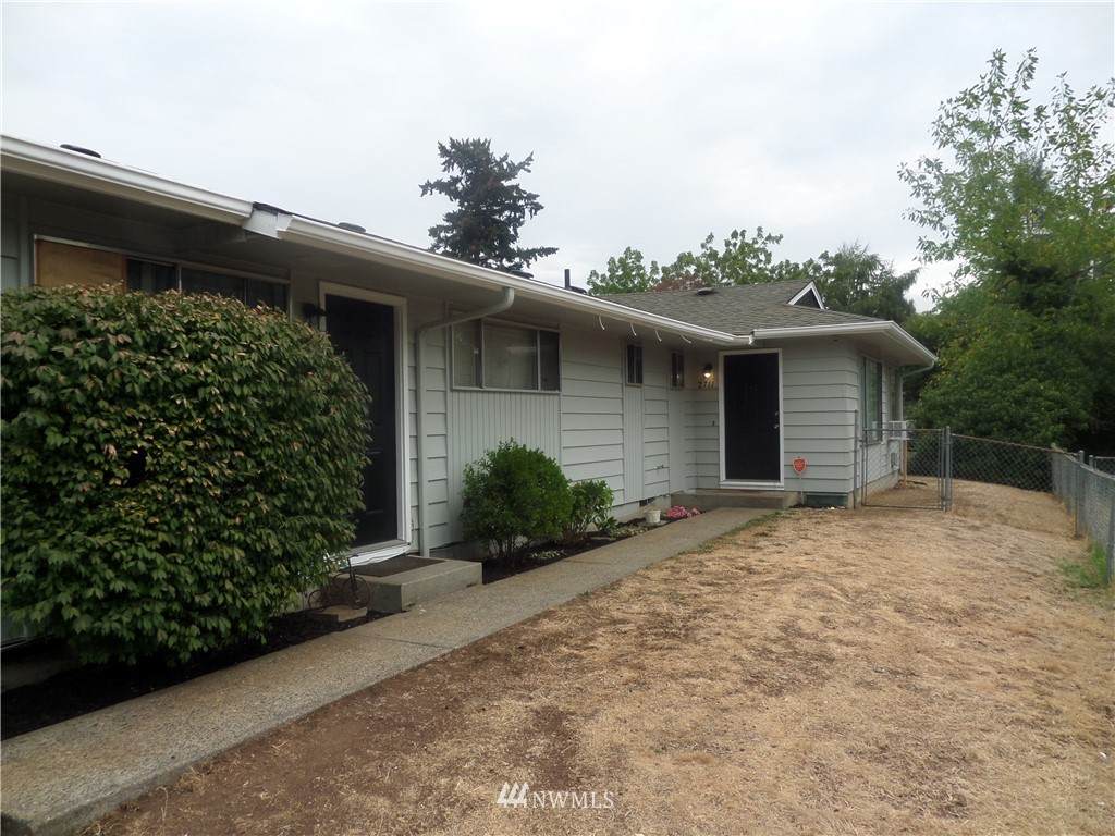 2709 L Street - Photo 1
