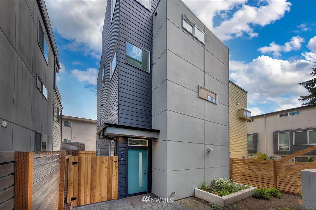 4220 Linden Avenue - Photo 1