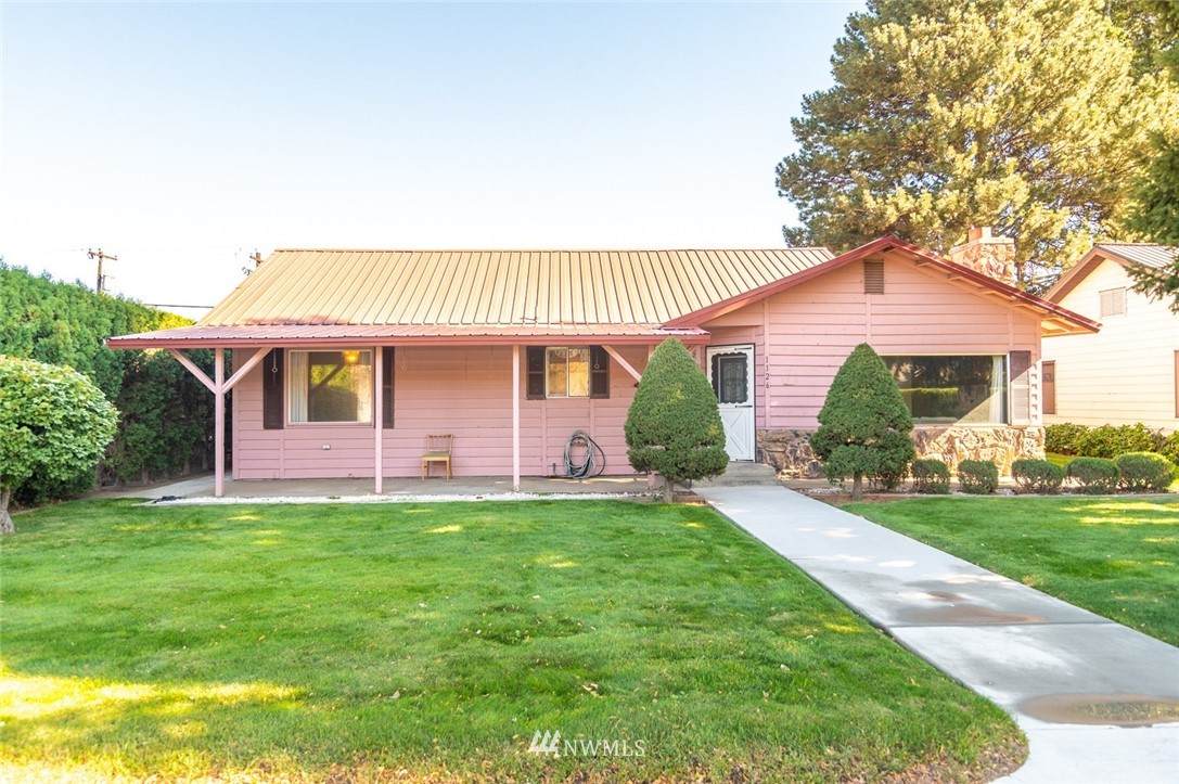 1126 C Street - Photo 1