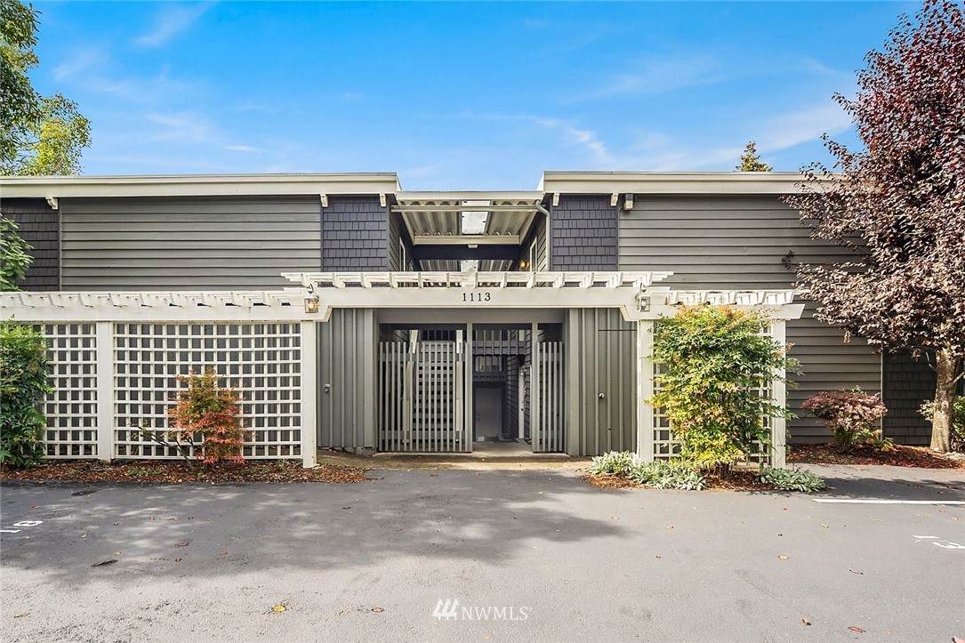 1113 Kirkland Avenue - Photo 1