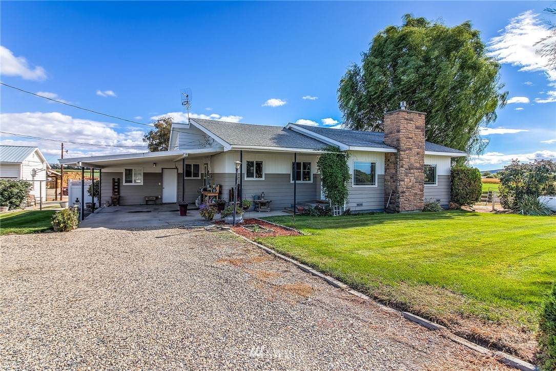 1621 Outlook Road - Photo 1